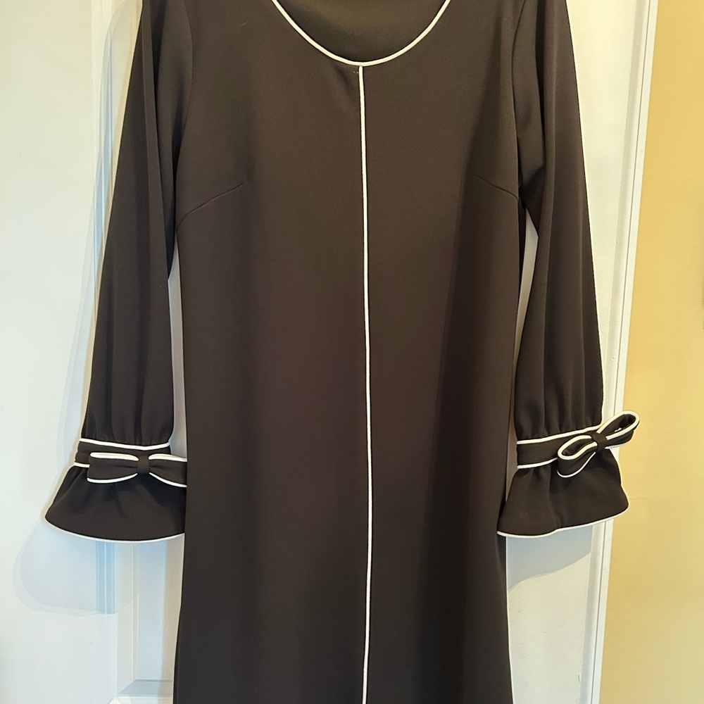 Elegant Black Sharagano Dress with White Bow Trim. Size 8 excellent condition